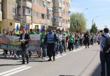 Peste 2500 de rovinăreni, la mitingul pașnic împotriva poluării orașului de către CEO