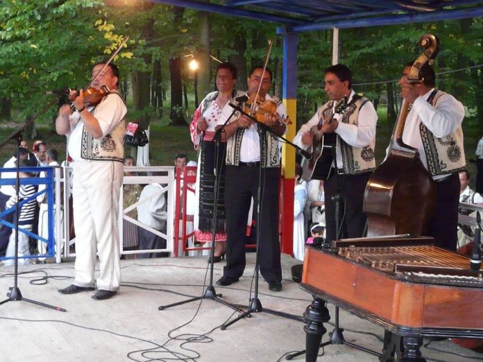 41927407_1891810007562011_276848605443129344_n