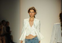 Blugii largi – cum îi purtăm ca să obținem un look spectaculos