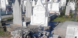 Preot din Arcani, dat în judecată pentru distrugerea unui loc de veci! Cavou, demolat pentru câțiva centimetri