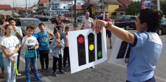 Lecții interactive de educație rutieră în parcarea unor magazine din Târgu-Jiu