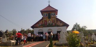 Sfântă Liturghie Arhierească la resfinţirea Bisericii din Parohia Frăteşti, filia Suseni, Runcu, Gorj