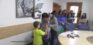 Rechizite de la Primăria Târgu-Jiu pentru 109 elevi din municipiu