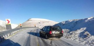 Drumarii continuă deszăpezirea pe Transalpina