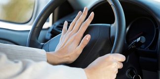 Tânără fără permis, prinsă la volan pe străzile din Târgu-Jiu! Și proprietarul mașinii este cercetat