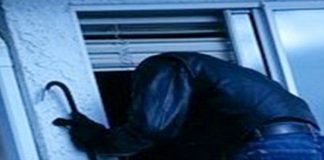 Furt la Rovinari! Hoțul a intrat pe fereastra apartamentului