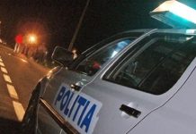 Adolescent fără permis, prins în timp ce conducea o autoutilitară furată