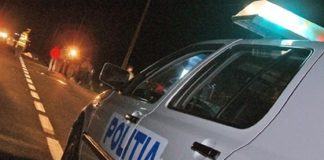 Adolescent fără permis, prins în timp ce conducea o autoutilitară furată