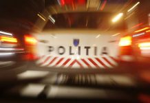Un șofer a fugit de polițiști până când s-a ciocnit cu două mașini