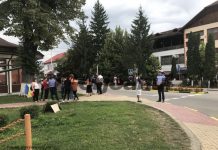 Protest împotriva comasării școlilor, la Tismana