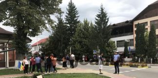 Protest împotriva comasării școlilor, la Tismana