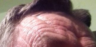 Localnic din Bustuchin, agresat de vecin pentru nişte găini! Lovită cu pumnii şi picioarele, victima însângerată a ajuns pe patul de spital