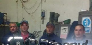 Poartă banderole albe!50 de mineri din Cariera Tismana au solidarizat cu colegii de la Lupoaia