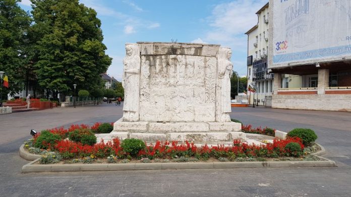 Mausoleul_Ecaterina_Teodoroiu_(1)GJ-III-m-B-09469