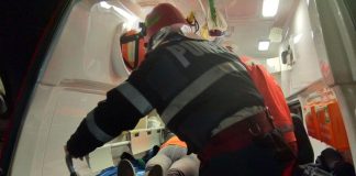 Accident cu doi răniți, produs de un șofer care nu s-a asigurat la plecarea de pe loc