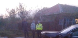 Un mort şi un rănit, după ce maşina în care se aflau a intrat într-un cap de pod, la Vârț