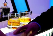 Amendată pentru că a vândut alcool lângă secţia de votare