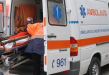 Tânăr transportat la spital, după ce un cauciuc a explodat lângă el