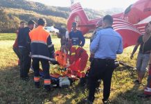 Bărbatul cuprins de flăcări, în timp ce încerca să stingă un incendiu de vegetație uscată, a murit la spital