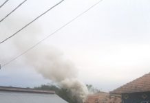 Magazie cu lemne, cuprinsă de flăcări