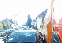 Tamponare la Târgu-Jiu! O vidanjă s-a ciocnit cu un autoturism