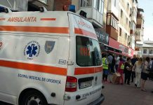 Femeie rănită de tencuiala desprinsă de pe un bloc din Târgu-Jiu