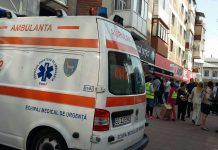 FOTO: Femeie rănită de tencuiala desprinsă de pe un bloc din Târgu-Jiu