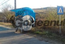 Fisuri în drumul din Brănești, asfaltat în campania electorală! Fântâna de centru, în mărăcini, iar hotelul, o himeră