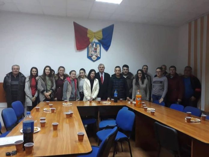 46647900_588842724878289_2955732708547887104_n