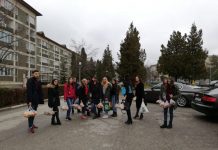 O sută de kilograme de fructe și legume, donate de elevi de la Palatul Copiilor și Liceul Tehnic Motru, spitalului municipal