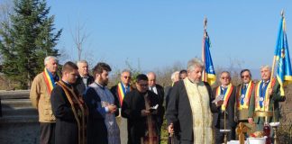 Urna cu pământ din Gorjul eroic a plecat de la Rasovița către Catedrala Încoronării din Alba Iulia