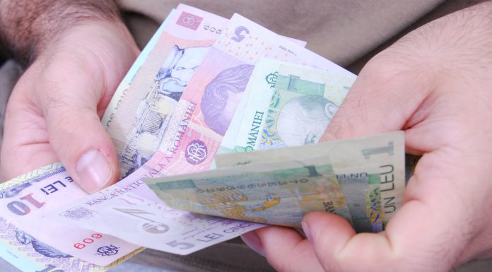 Bani de la Guvern pentru persoane bolnave din Gorj