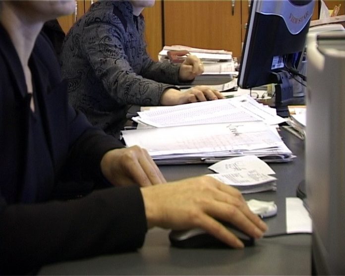 Indemnizația de hrană, tăiată pentru bugetarii cu salarii peste 6.000 lei net