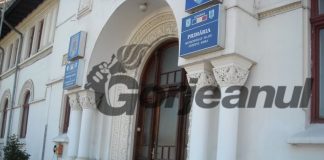 Situație neobișnuită la Primăria Târgu-Jiu: juristul a plătit taxă de timbru din propriul buzunar, în procesul municipalității cu administratorul special al Pandurii. Consiliul local decide dacă-i returnează banii