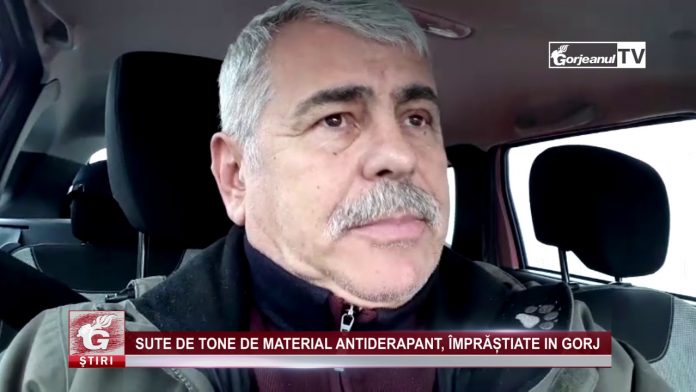 SUTE DE TONE DE MATERIAL ANTIDERAPANT, ÎMPRĂȘTIATE IN GORJ