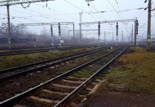 Circulație feroviară întreruptă câteva ore între Târgu-Jiu și Bumbești-Jiu, din cauza unui fir de înaltă tensiune rupt! Un tren a fost oprit, iar altele au acumulat întârzieri