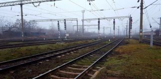 Circulație feroviară întreruptă câteva ore între Târgu-Jiu și Bumbești-Jiu, din cauza unui fir de înaltă tensiune rupt! Un tren a fost oprit, iar altele au acumulat întârzieri