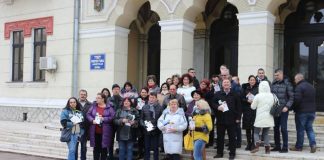 Sute de Constituții, împărțite prin Târgu-Jiu de membri ALDE Gorj