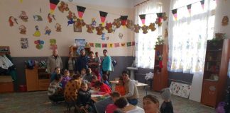 Preșcolarii de la Grădinița cu Program Normal din Bălcești, în așteptarea lui Moș Nicolae