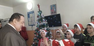 Morega, cu cadouri la copiii din Centrul de Zi, dar și la mamele din Centrul Maternal Târgu-Jiu