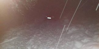 O gravidă și trei femei bolnave, izolate de zăpadă la Lihulești! Răspunsul autorităților: “Nu rupem utilajele pentru trei familii!”