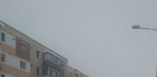 Gorjul, ÎNZĂPEZIT și cu școlile închise! Municipiile, depășite de zăpada care a blocat drumuri, a rupt arbori, a paralizat căile ferate și traficul rutier