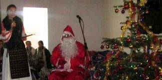 Bătrânii de la C.Î.A. Dobriţa, colindaţi de profesori şi elevi din Stăneşti