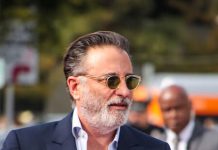 Actorul American Andy Garcia, în rolul lui Brâncuși