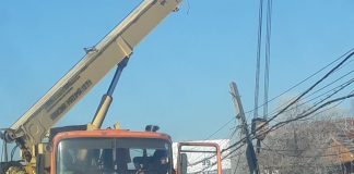 A scăpat nevătămat, după ce a intrat cu mașina în stâlp