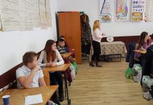 Cadouri pentru copiii din Stănești, din partea off-road-erilor