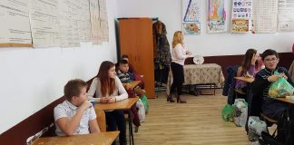 Cadouri pentru copiii din Stănești, din partea off-road-erilor