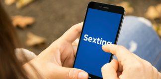 Poliția, despre sexting: ”Poate părea o modalitate distractivă de a flirta”