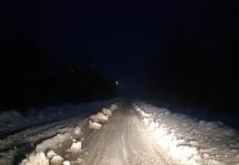 Drumul spre Horăști, deszăpezit doar pe un sens de mers