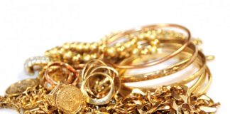 Menajera unui notar din Târgu-Cărbunești, acuzată că i-a furat peste 70 de grame de aur din casă